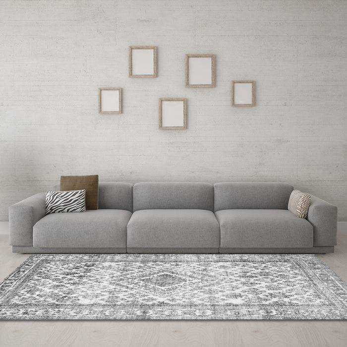 Machine Washable Persian Gray Traditional Rug in a Living Room,, wshtr4275gry