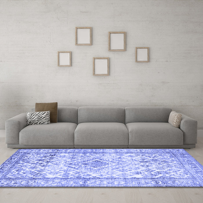 Machine Washable Persian Blue Traditional Rug in a Living Room, wshtr4275blu