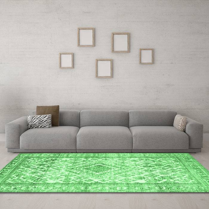 Machine Washable Persian Emerald Green Traditional Area Rugs in a Living Room,, wshtr4275emgrn
