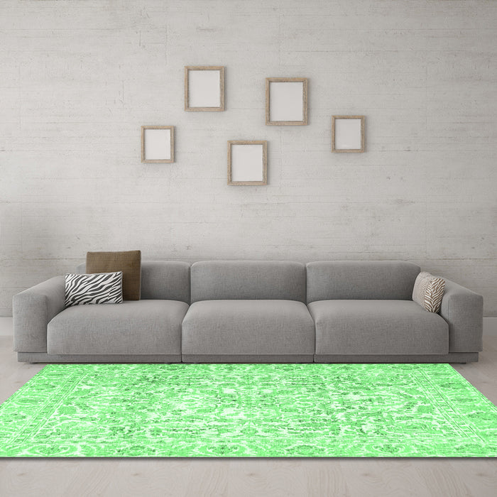Machine Washable Persian Emerald Green Traditional Area Rugs in a Living Room,, wshtr4276emgrn