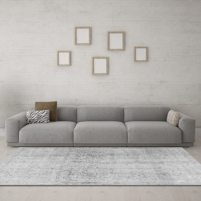 Machine Washable Persian Gray Traditional Rug in a Living Room,, wshtr4279gry