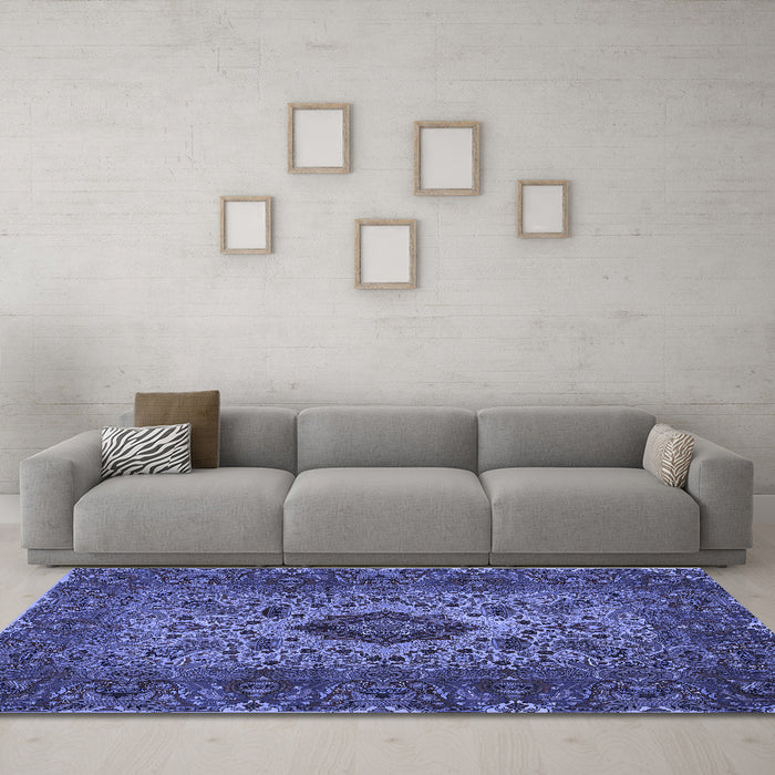 Machine Washable Persian Blue Traditional Rug in a Living Room, wshtr427blu