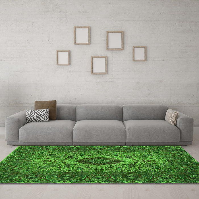 Machine Washable Persian Green Traditional Area Rugs in a Living Room,, wshtr427grn