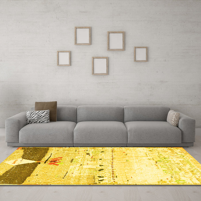 Machine Washable Persian Yellow Traditional Rug in a Living Room, wshtr4282yw
