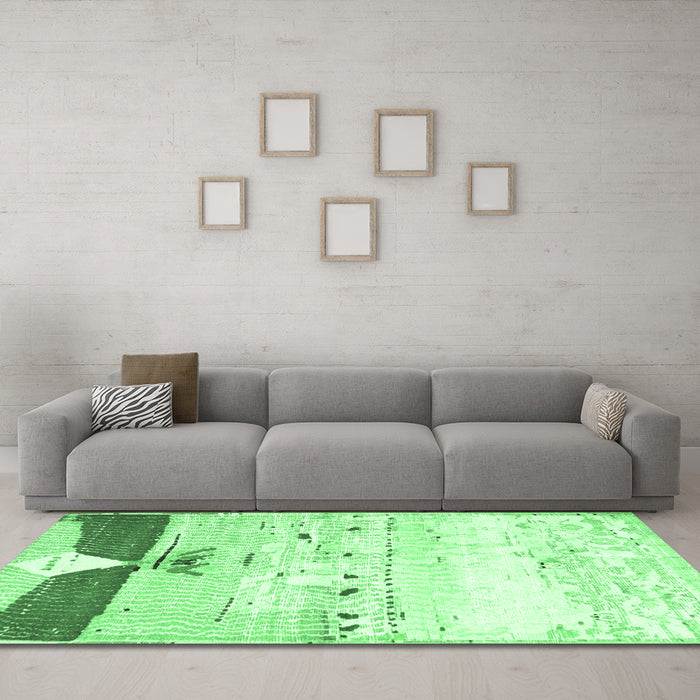 Machine Washable Persian Emerald Green Traditional Area Rugs in a Living Room,, wshtr4282emgrn