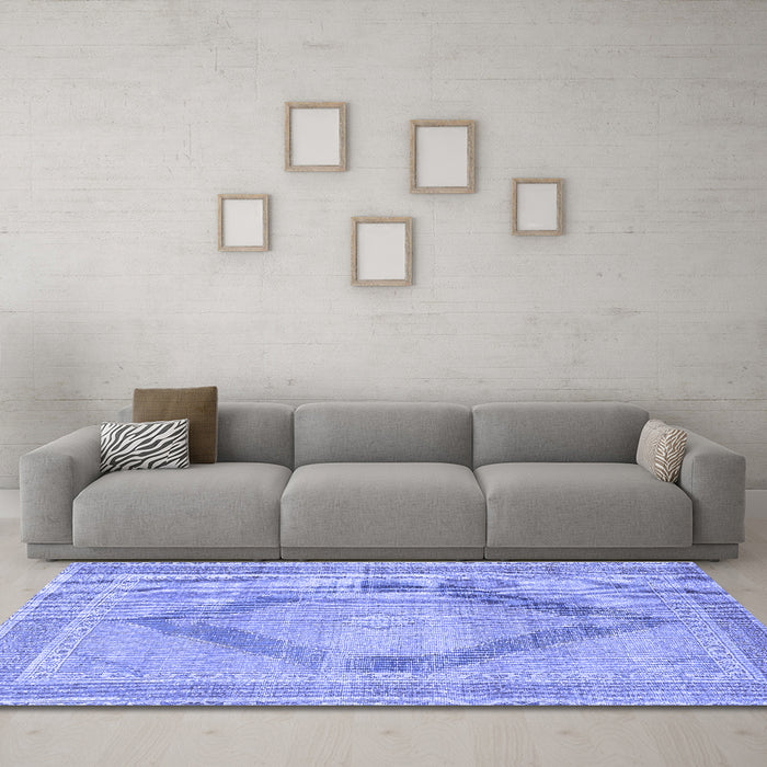 Machine Washable Persian Blue Traditional Rug in a Living Room, wshtr4284blu