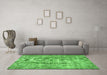 Machine Washable Persian Green Traditional Area Rugs in a Living Room,, wshtr4285grn