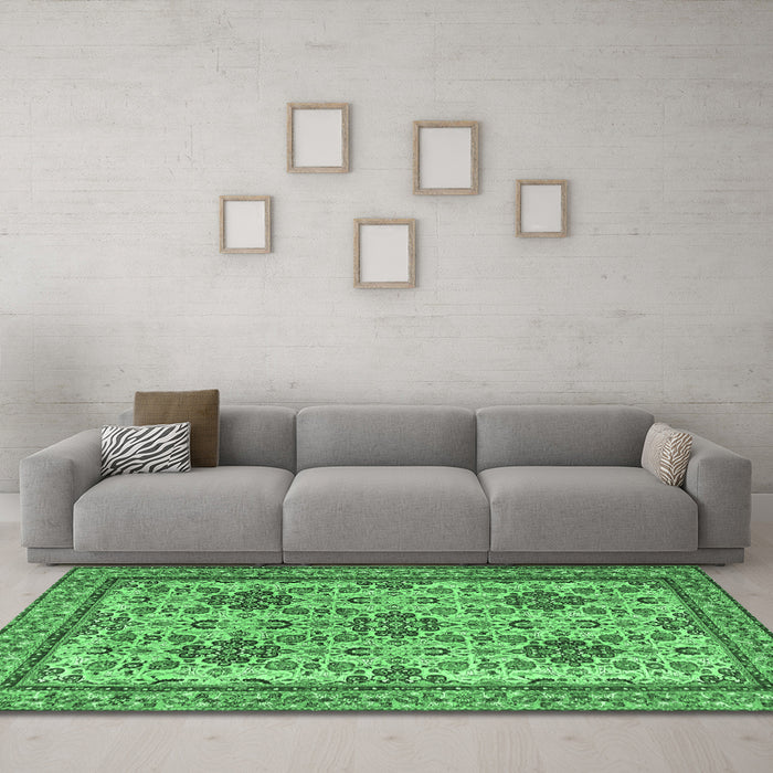 Machine Washable Persian Emerald Green Traditional Area Rugs in a Living Room,, wshtr4287emgrn