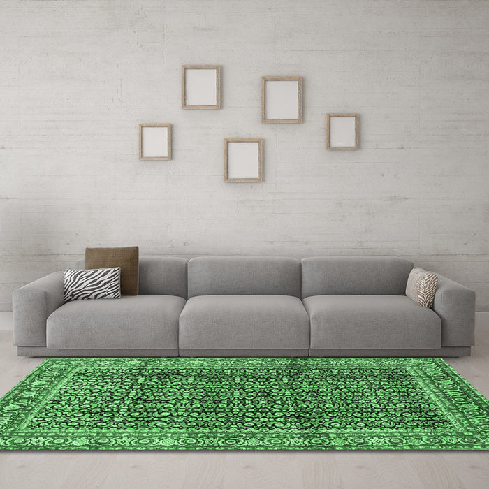 Machine Washable Persian Emerald Green Traditional Area Rugs in a Living Room,, wshtr428emgrn
