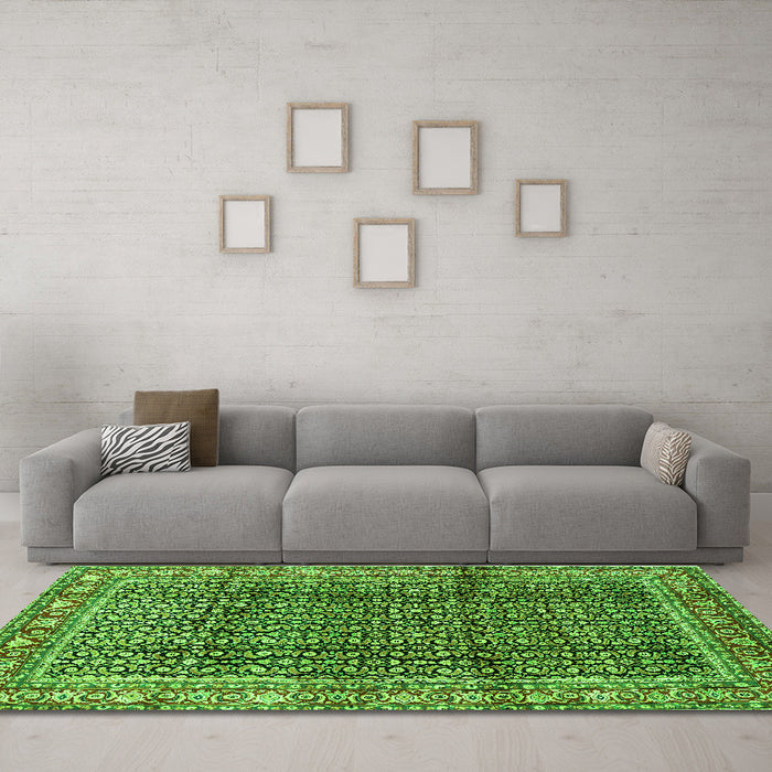 Machine Washable Persian Green Traditional Area Rugs in a Living Room,, wshtr428grn