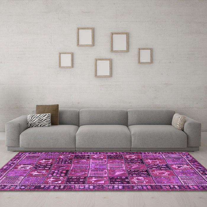 Machine Washable Persian Purple Traditional Area Rugs in a Living Room, wshtr4290pur