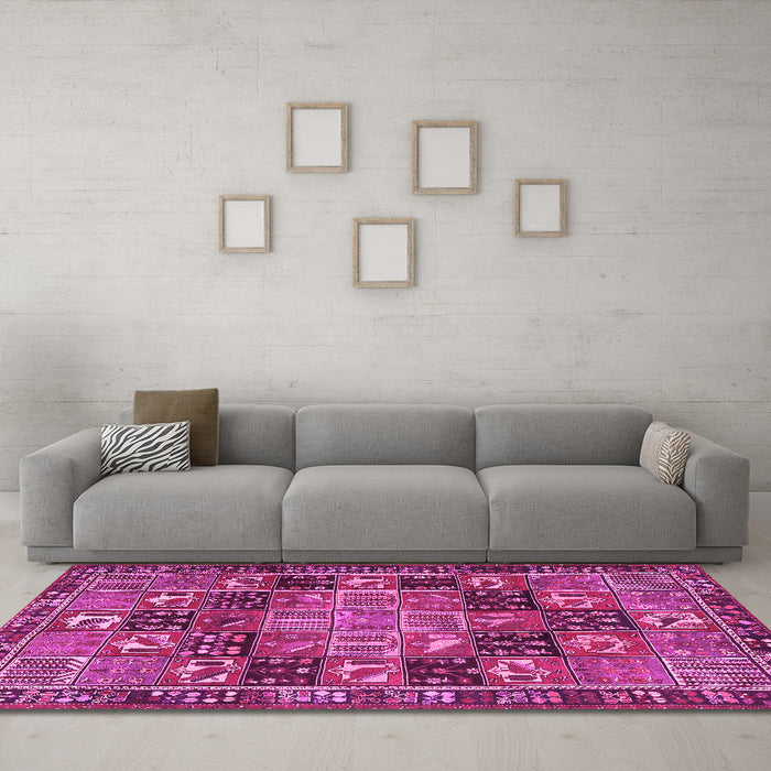 Machine Washable Persian Pink Traditional Rug in a Living Room, wshtr4290pnk