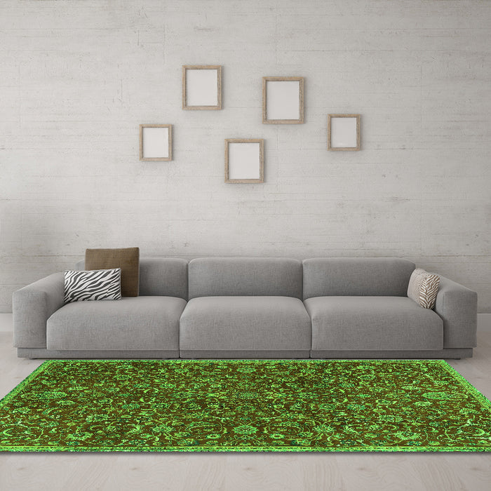 Machine Washable Persian Green Traditional Area Rugs in a Living Room,, wshtr4292grn