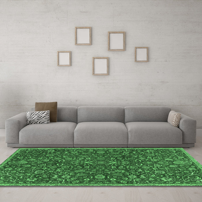 Machine Washable Persian Emerald Green Traditional Area Rugs in a Living Room,, wshtr4292emgrn