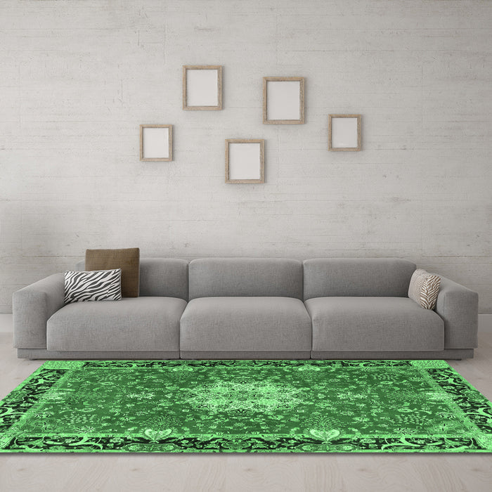 Machine Washable Persian Emerald Green Traditional Area Rugs in a Living Room,, wshtr4296emgrn