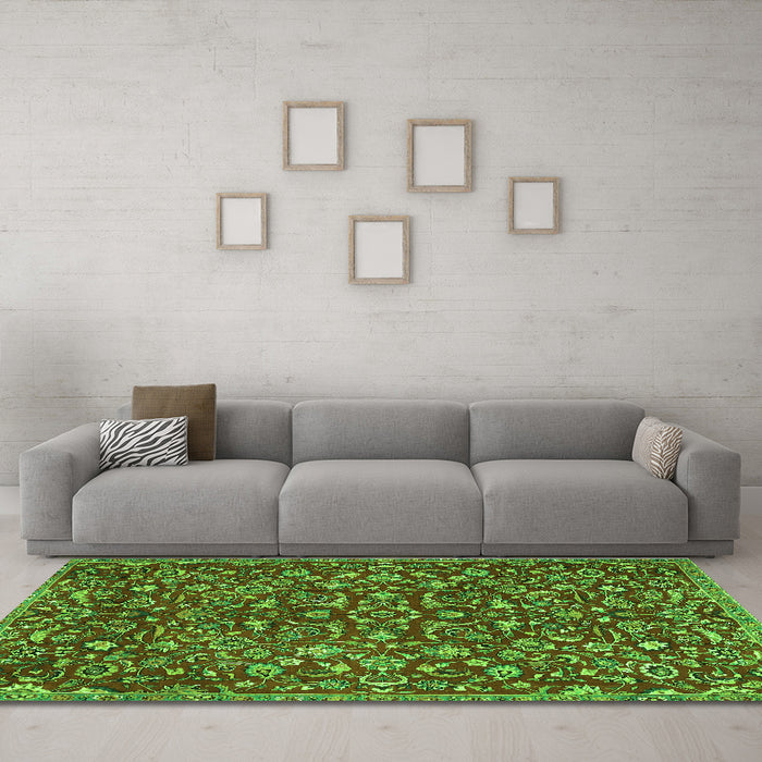 Machine Washable Persian Green Traditional Area Rugs in a Living Room,, wshtr4297grn