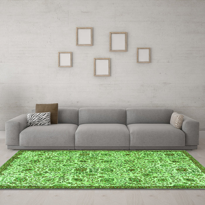 Machine Washable Persian Green Traditional Area Rugs in a Living Room,, wshtr4298grn