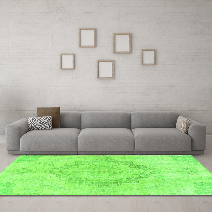 Machine Washable Persian Green Traditional Area Rugs in a Living Room,, wshtr4299grn