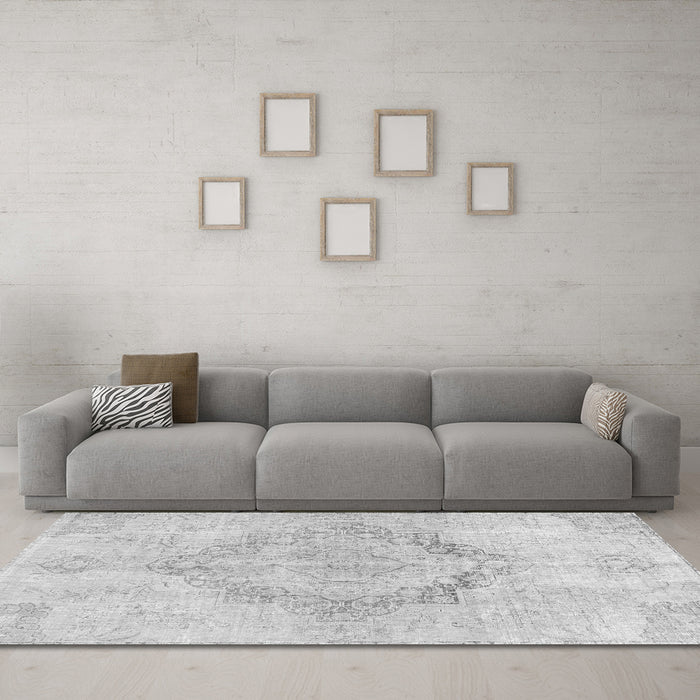 Machine Washable Persian Gray Traditional Rug in a Living Room,, wshtr4299gry