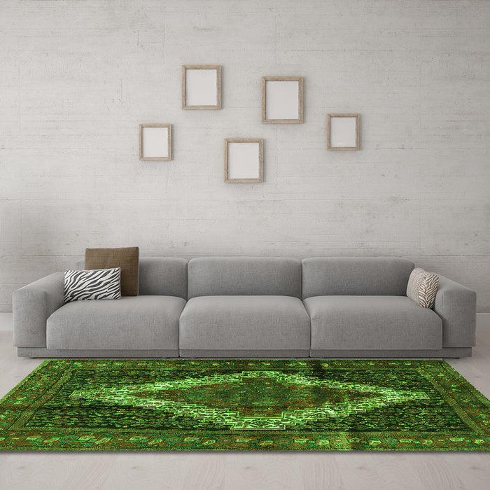 Machine Washable Persian Green Traditional Area Rugs in a Living Room,, wshtr42grn
