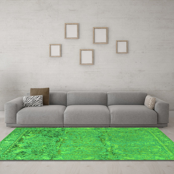 Machine Washable Animal Green Traditional Area Rugs in a Living Room,, wshtr4302grn