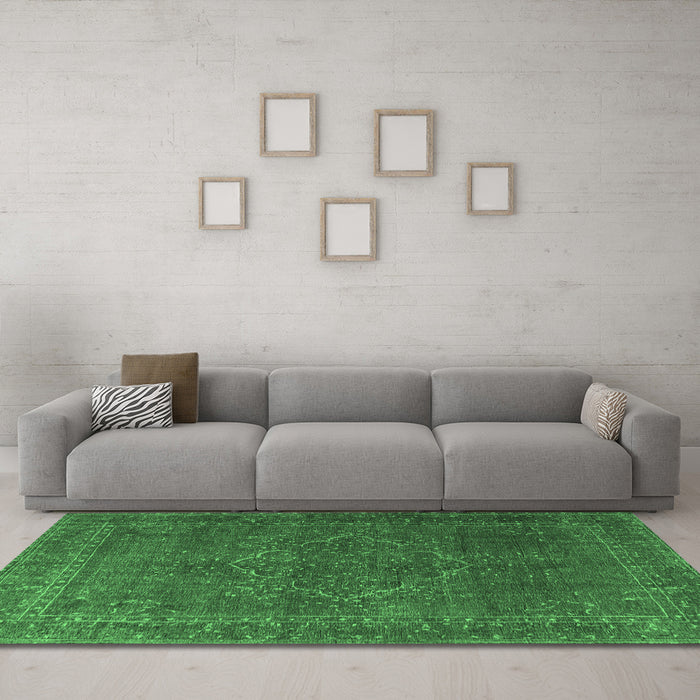 Machine Washable Persian Emerald Green Traditional Area Rugs in a Living Room,, wshtr4304emgrn