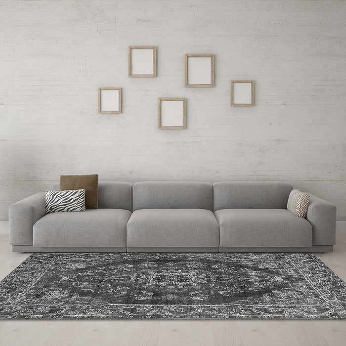 Machine Washable Persian Gray Traditional Rug in a Living Room,, wshtr4308gry