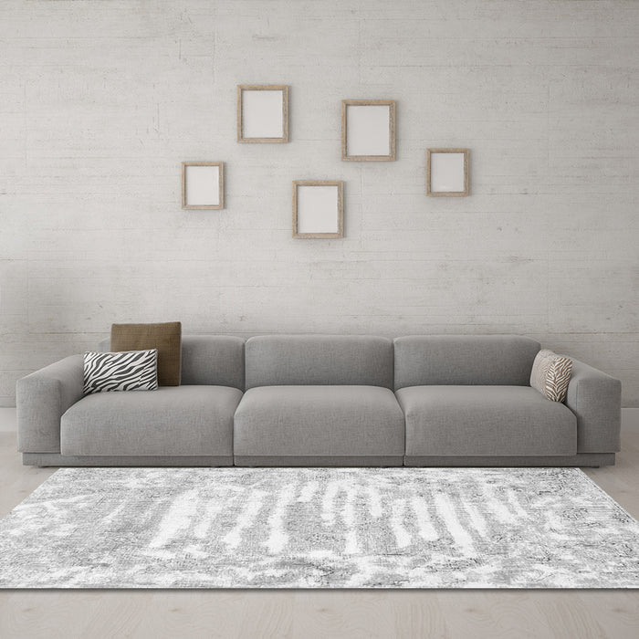 Machine Washable Persian Gray Traditional Rug in a Living Room,, wshtr4310gry