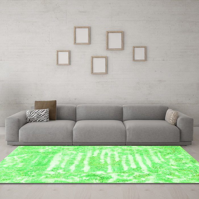 Machine Washable Persian Green Traditional Area Rugs in a Living Room,, wshtr4310grn