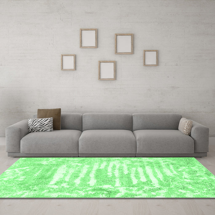 Machine Washable Persian Emerald Green Traditional Area Rugs in a Living Room,, wshtr4310emgrn