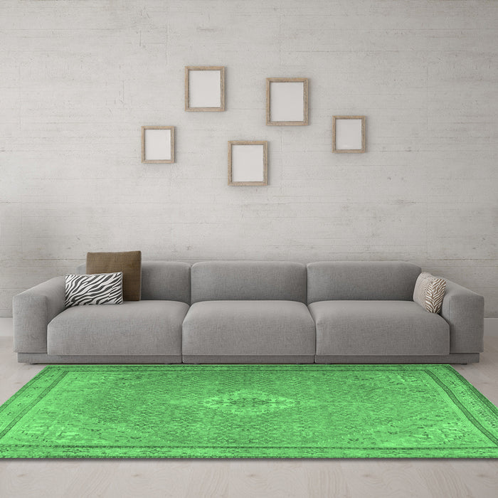 Machine Washable Persian Emerald Green Traditional Area Rugs in a Living Room,, wshtr4314emgrn