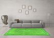 Machine Washable Persian Green Traditional Area Rugs in a Living Room,, wshtr4314grn