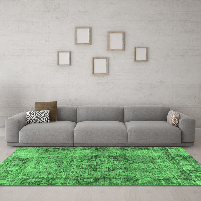 Machine Washable Persian Emerald Green Traditional Area Rugs in a Living Room,, wshtr4315emgrn