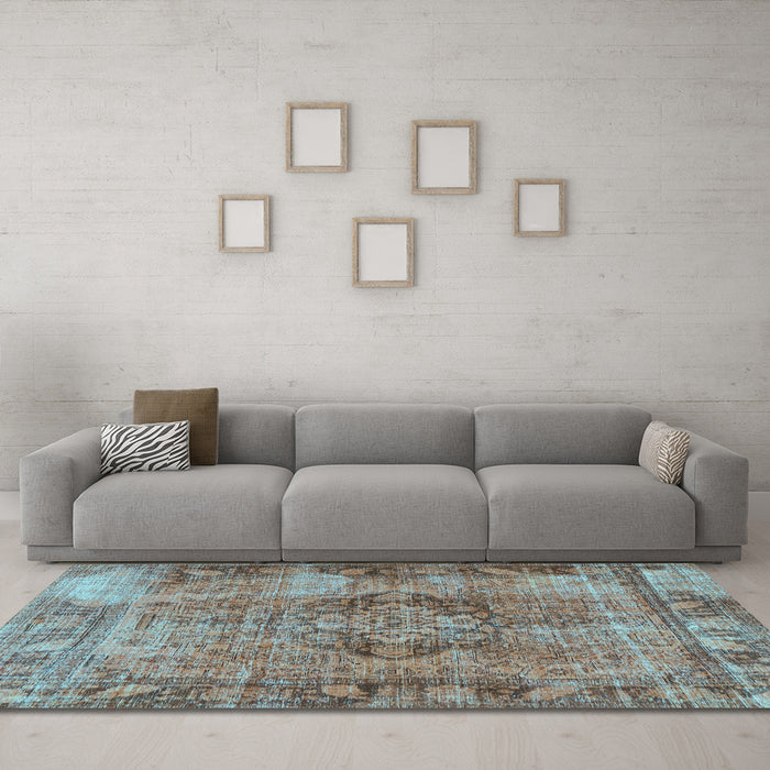 Machine Washable Persian Light Blue Traditional Rug in a Living Room, wshtr4315lblu