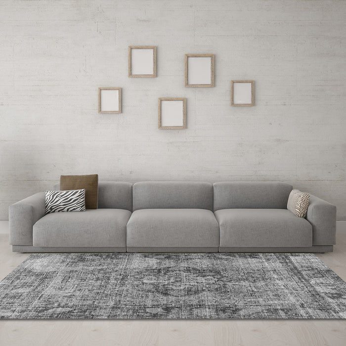 Machine Washable Persian Gray Traditional Rug in a Living Room,, wshtr4315gry