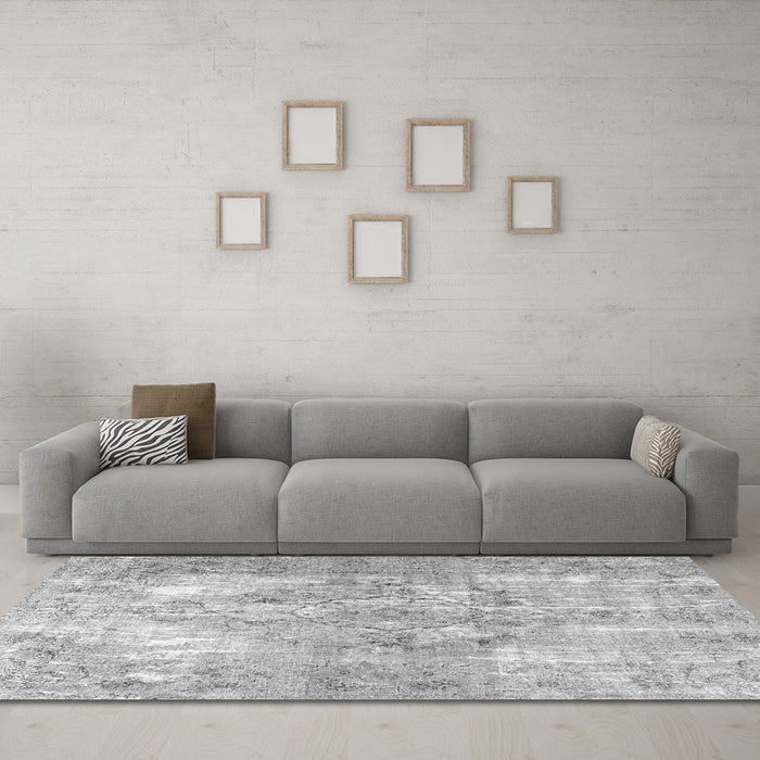 Machine Washable Persian Gray Traditional Rug in a Living Room,, wshtr4316gry