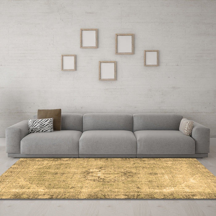 Machine Washable Persian Brown Traditional Rug in a Living Room,, wshtr4317brn