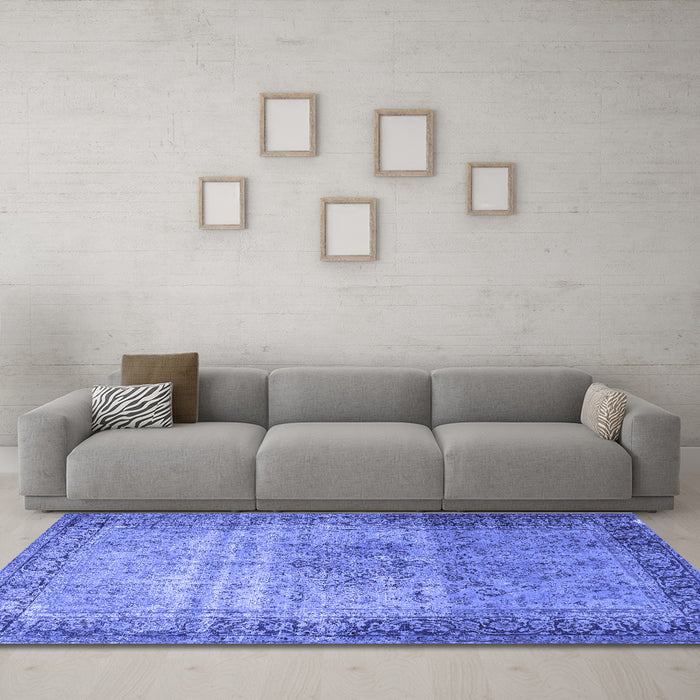 Machine Washable Persian Blue Traditional Rug in a Living Room, wshtr4318blu