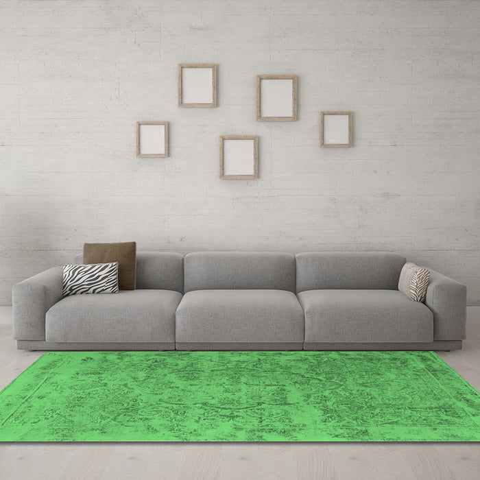 Machine Washable Persian Emerald Green Traditional Area Rugs in a Living Room,, wshtr4319emgrn