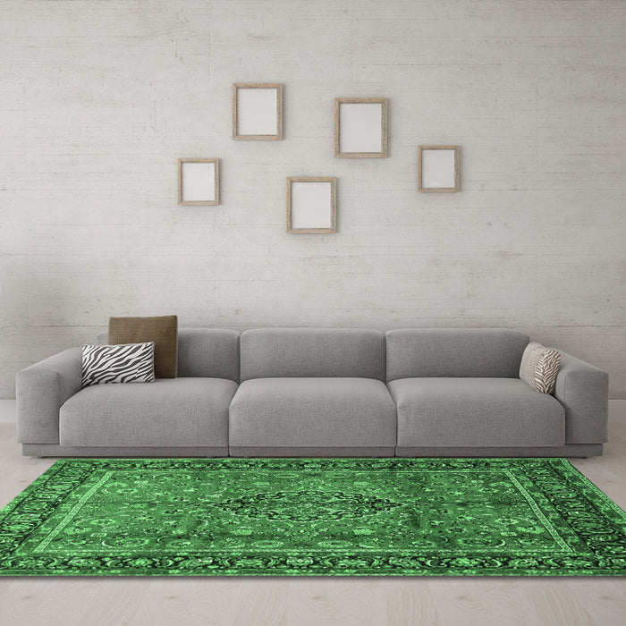 Machine Washable Persian Emerald Green Traditional Area Rugs in a Living Room,, wshtr431emgrn