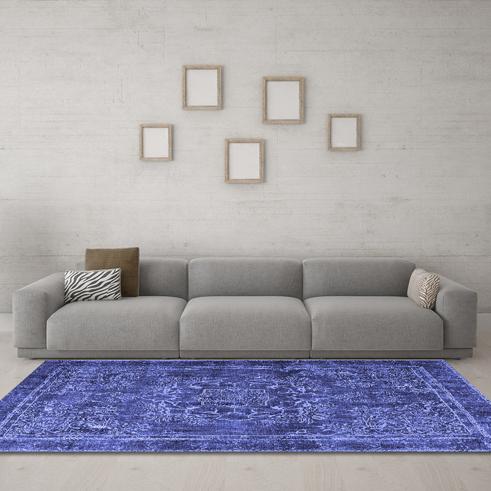 Machine Washable Persian Blue Traditional Rug in a Living Room, wshtr4320blu
