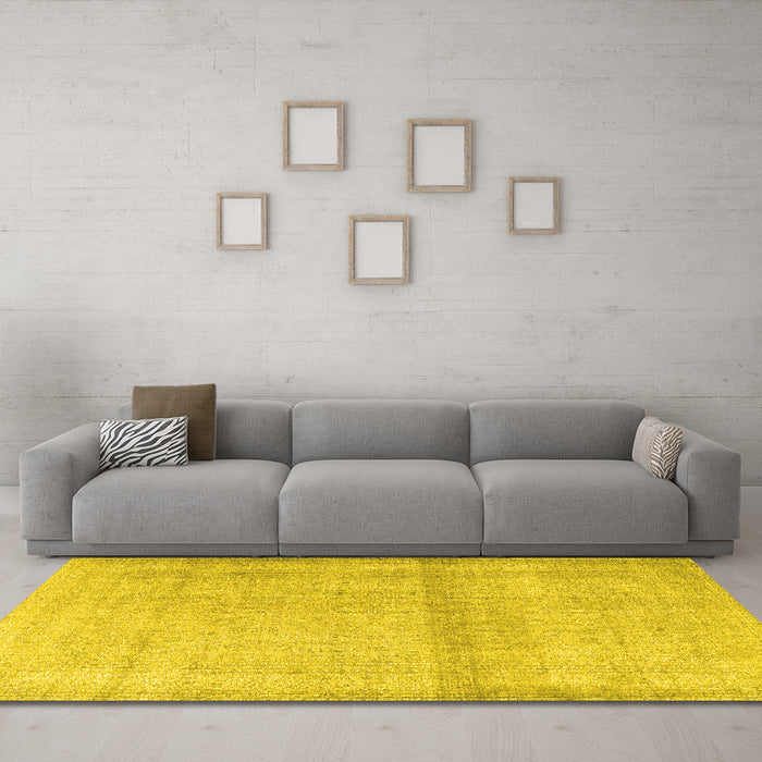 Machine Washable Persian Yellow Traditional Rug in a Living Room, wshtr4323yw