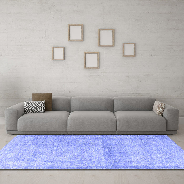 Machine Washable Persian Blue Traditional Rug in a Living Room, wshtr4323blu