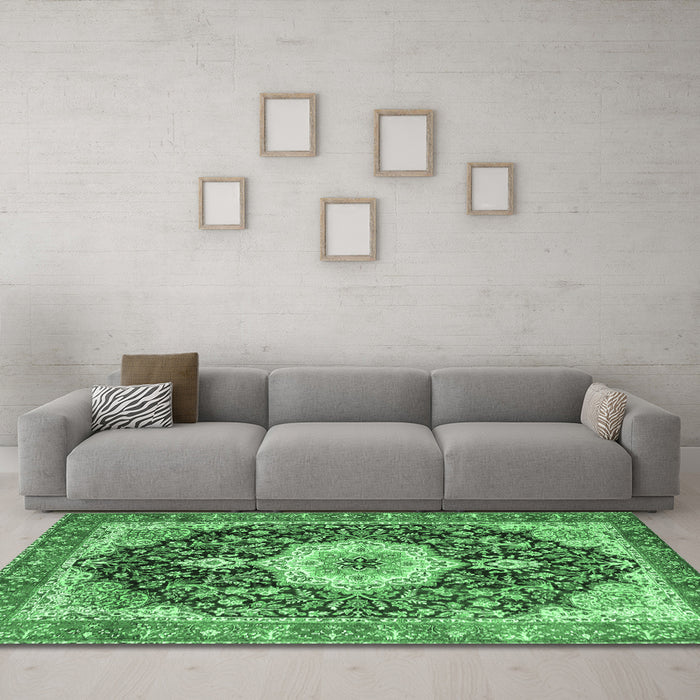 Machine Washable Medallion Emerald Green Traditional Area Rugs in a Living Room,, wshtr4324emgrn