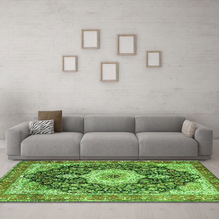 Machine Washable Medallion Green Traditional Area Rugs in a Living Room,, wshtr4324grn