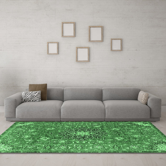 Machine Washable Medallion Emerald Green Traditional Area Rugs in a Living Room,, wshtr4325emgrn