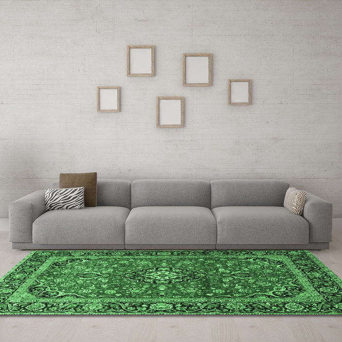 Machine Washable Medallion Emerald Green Traditional Area Rugs in a Living Room,, wshtr4326emgrn