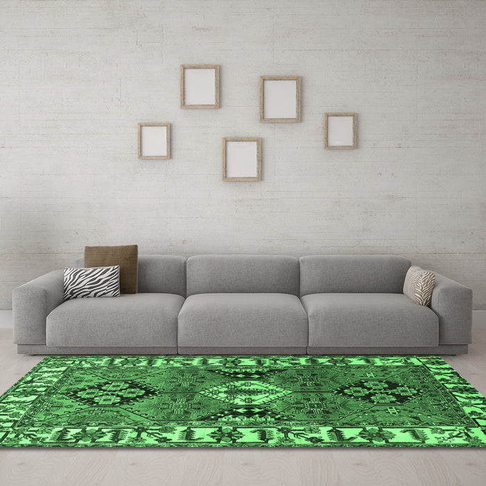 Machine Washable Persian Emerald Green Traditional Area Rugs in a Living Room,, wshtr4327emgrn