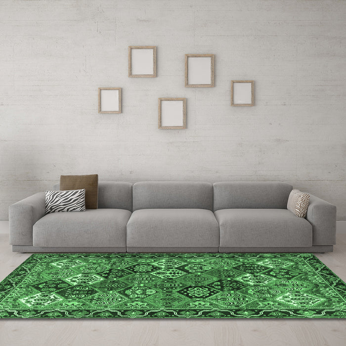 Machine Washable Persian Emerald Green Traditional Area Rugs in a Living Room,, wshtr4328emgrn
