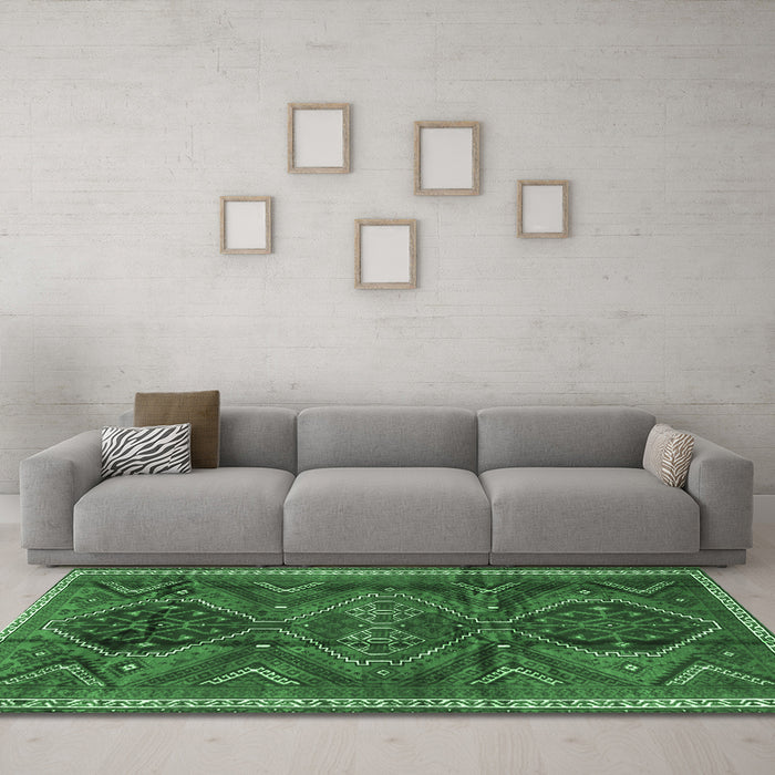 Machine Washable Persian Emerald Green Traditional Area Rugs in a Living Room,, wshtr4330emgrn